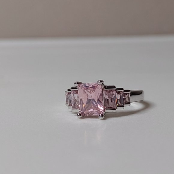 Very Pretty Pink And Silver Tone Ring Size 8.75 - Picture 2 of 10